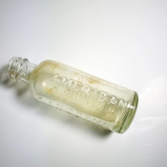 Vintage | Johnsons American Anodyne Liniment - Picture 7 of 7